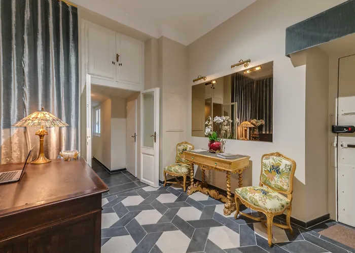 Adrianus Hotel